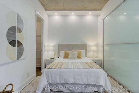 Photo 15 at 603 - 399 Adelaide Street W, Waterfront Communities C1, Toronto