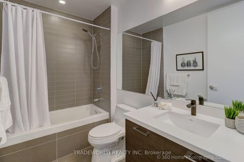 Photo 18 at 603 - 399 Adelaide Street W, Waterfront Communities C1, Toronto