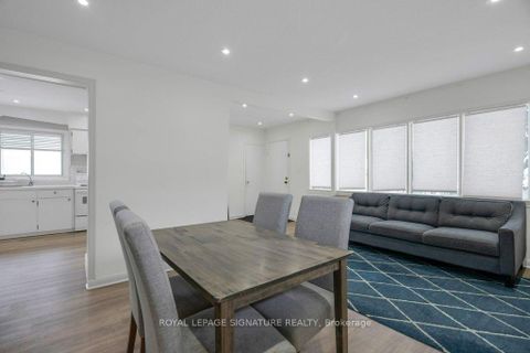 Photo 10 at 184 Hendon Avenue, Newtonbrook West, Toronto