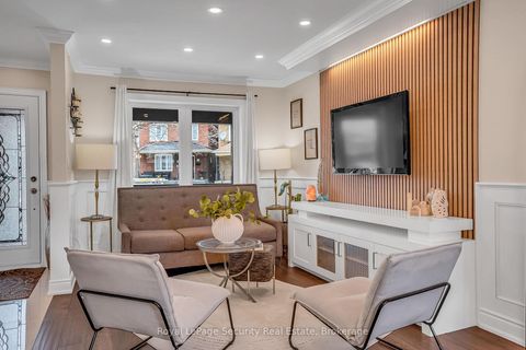 Photo 8 at 67 Northland Avenue, Smythe, Toronto