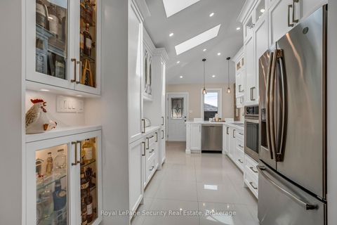 Photo 14 at 67 Northland Avenue, Smythe, Toronto