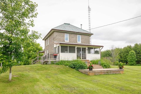 Photo 1 at 5576 Concession Rd 6, Rural Clearview, Clearview