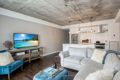 Photo 4 at 424 - 75 Portland Street, Waterfront Communities C1, Toronto