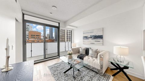 Photo 3 at 916 - 25 Richmond Street E, Yonge Corridor, Toronto