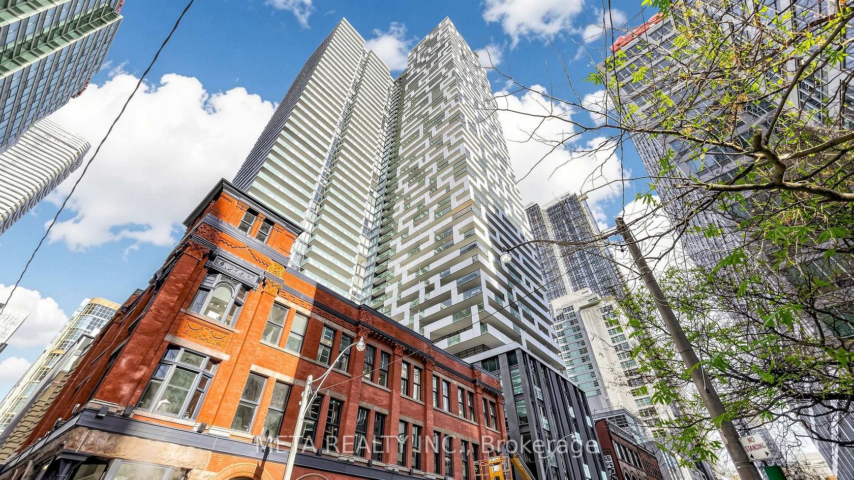 916 - 25 Richmond Street E, Yonge Corridor, Toronto photo number 2