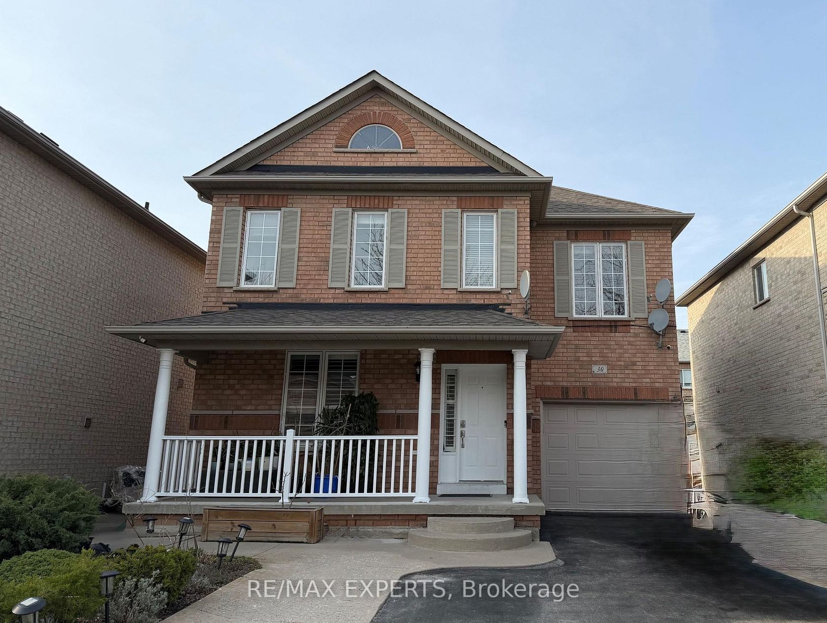 30 Johncrest Way, Vellore Village, Vaughan photo number 2