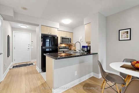 Photo 10 at 1124 - 25 Greenview Avenue, Newtonbrook West, Toronto