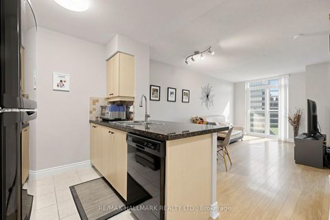 Photo 11 at 1124 - 25 Greenview Avenue, Newtonbrook West, Toronto