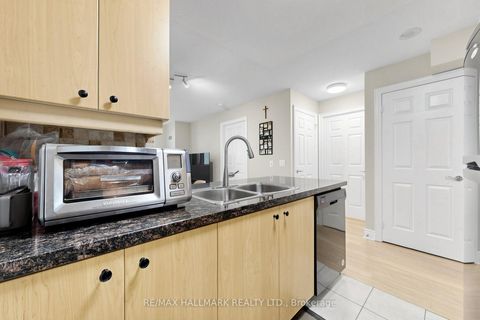 Photo 12 at 1124 - 25 Greenview Avenue, Newtonbrook West, Toronto