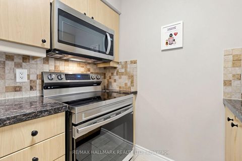Photo 13 at 1124 - 25 Greenview Avenue, Newtonbrook West, Toronto