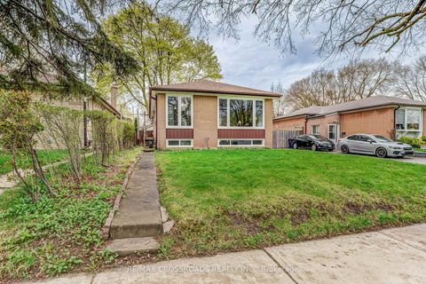 Photo 1 at 30 Murmouth Road, Sullivan, Toronto