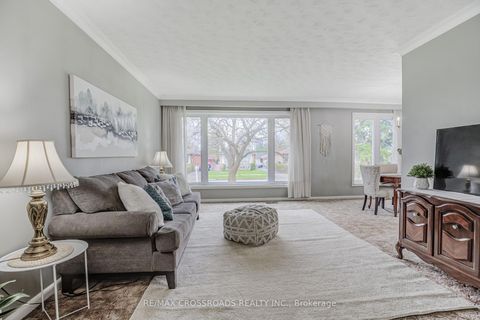 Photo 9 at 30 Murmouth Road, Sullivan, Toronto
