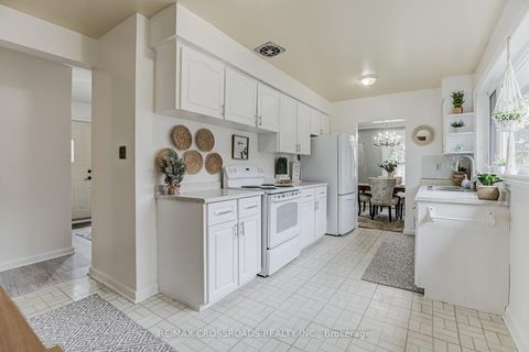 Photo 15 at 30 Murmouth Road, Sullivan, Toronto