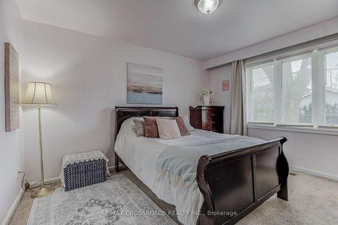 Photo 20 at 30 Murmouth Road, Sullivan, Toronto