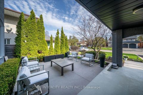 Photo 5 at 61 Golfwood Heights, The Westway, Toronto