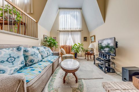 Photo 5 at 4 English Ivyway, Steeles, Toronto