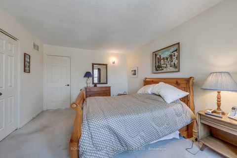 Photo 21 at 4 English Ivyway, Steeles, Toronto