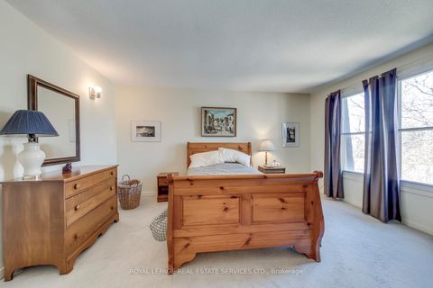 Photo 22 at 4 English Ivyway, Steeles, Toronto