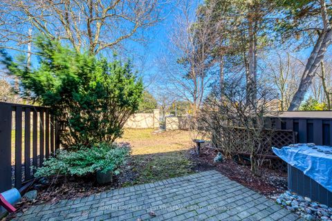 Photo 29 at 4 English Ivyway, Steeles, Toronto