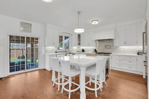Photo 9 at 116 Torrey Pines Road, Kleinburg, Vaughan