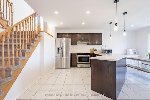 Photo 5 at 4 Whispering Pine Place, Bayshore, Barrie