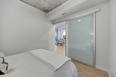 Photo 14 at 314 - 650 King Street W, Waterfront Communities C1, Toronto