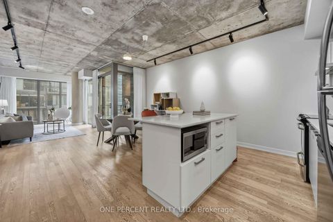 Photo 15 at 314 - 650 King Street W, Waterfront Communities C1, Toronto