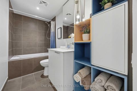 Photo 20 at 314 - 650 King Street W, Waterfront Communities C1, Toronto