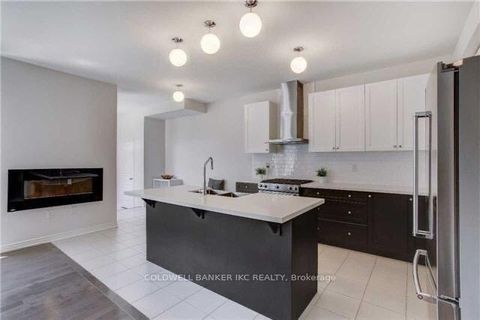 Photo 5 at 310 Barons Street, Kleinburg, Vaughan