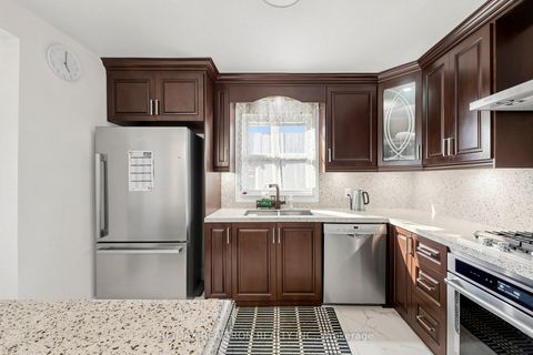 Photo 9 at 950 McCowan Road, Bendale, Toronto