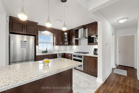 Photo 10 at 950 McCowan Road, Bendale, Toronto