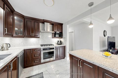 Photo 14 at 950 McCowan Road, Bendale, Toronto