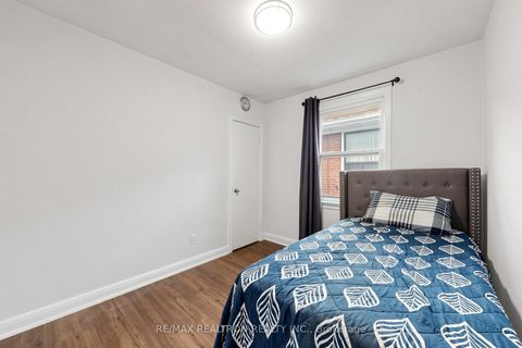 Photo 20 at 950 McCowan Road, Bendale, Toronto