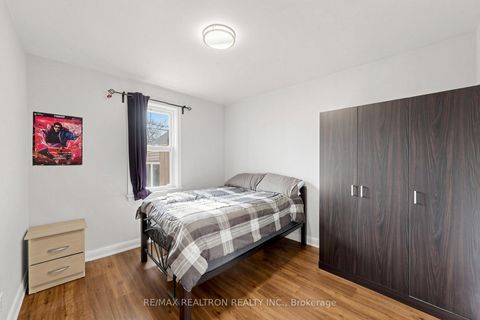 Photo 21 at 950 McCowan Road, Bendale, Toronto