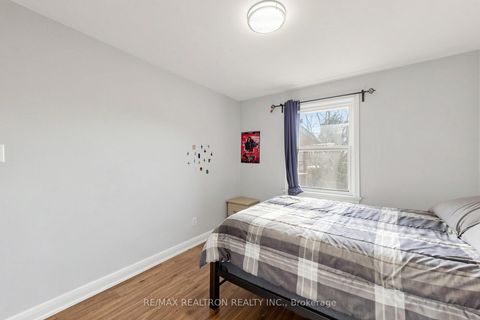 Photo 23 at 950 McCowan Road, Bendale, Toronto