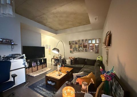 Photo 1 at 305 - 399 Adelaide Street W, Waterfront Communities C1, Toronto