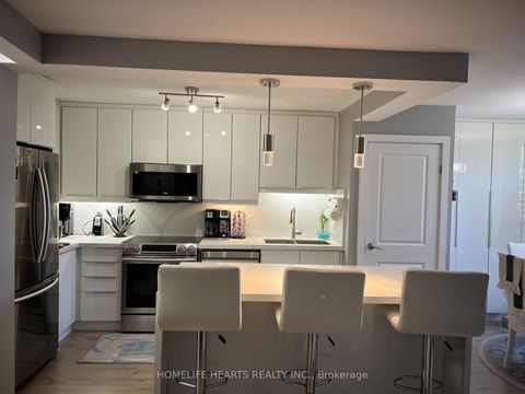 Photo 4 at 315 - 20 Edgecliff Golfway, Flemingdon Park, Toronto