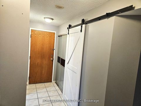 Photo 12 at 1409 - 41 Markbrook Lane, Jamestown, Toronto
