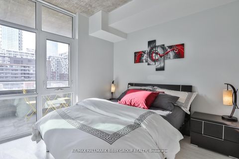Photo 10 at 606 - 478 King Street W, Waterfront Communities C1, Toronto
