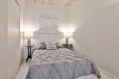 Photo 13 at 606 - 478 King Street W, Waterfront Communities C1, Toronto