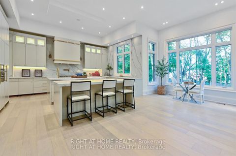 Photo 8 at 27 Hurlingham Crescent, Don Mills, Toronto