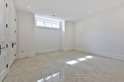 Photo 40 at 27 Hurlingham Crescent, Don Mills, Toronto