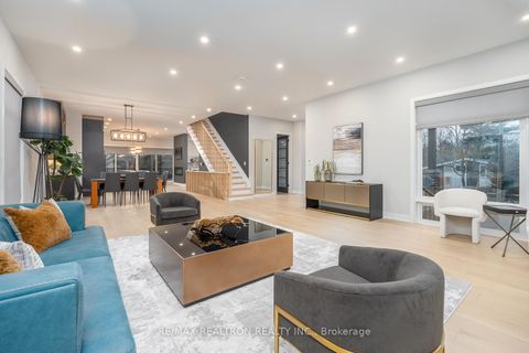 Photo 5 at 70 Collins Crescent, Aurora Heights, Aurora