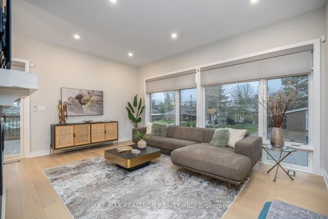 Photo 12 at 70 Collins Crescent, Aurora Heights, Aurora