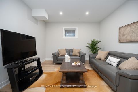 Photo 40 at 70 Collins Crescent, Aurora Heights, Aurora