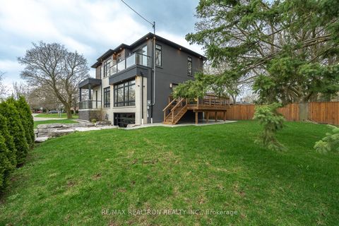 Photo 46 at 70 Collins Crescent, Aurora Heights, Aurora