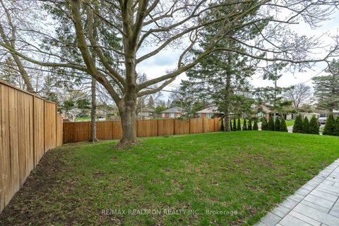 Photo 47 at 70 Collins Crescent, Aurora Heights, Aurora