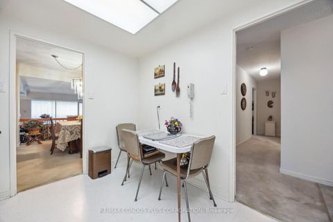 Photo 9 at 902 - 62 Wellesley Street W, Bay Street Corridor, Toronto
