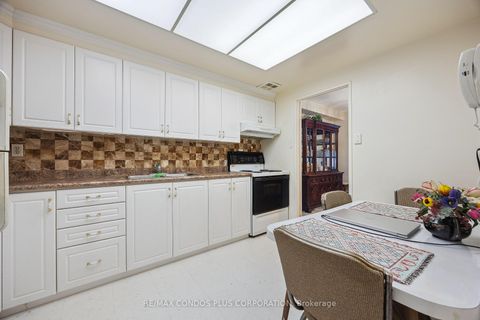 Photo 11 at 902 - 62 Wellesley Street W, Bay Street Corridor, Toronto