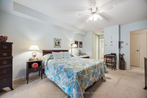 Photo 16 at 902 - 62 Wellesley Street W, Bay Street Corridor, Toronto
